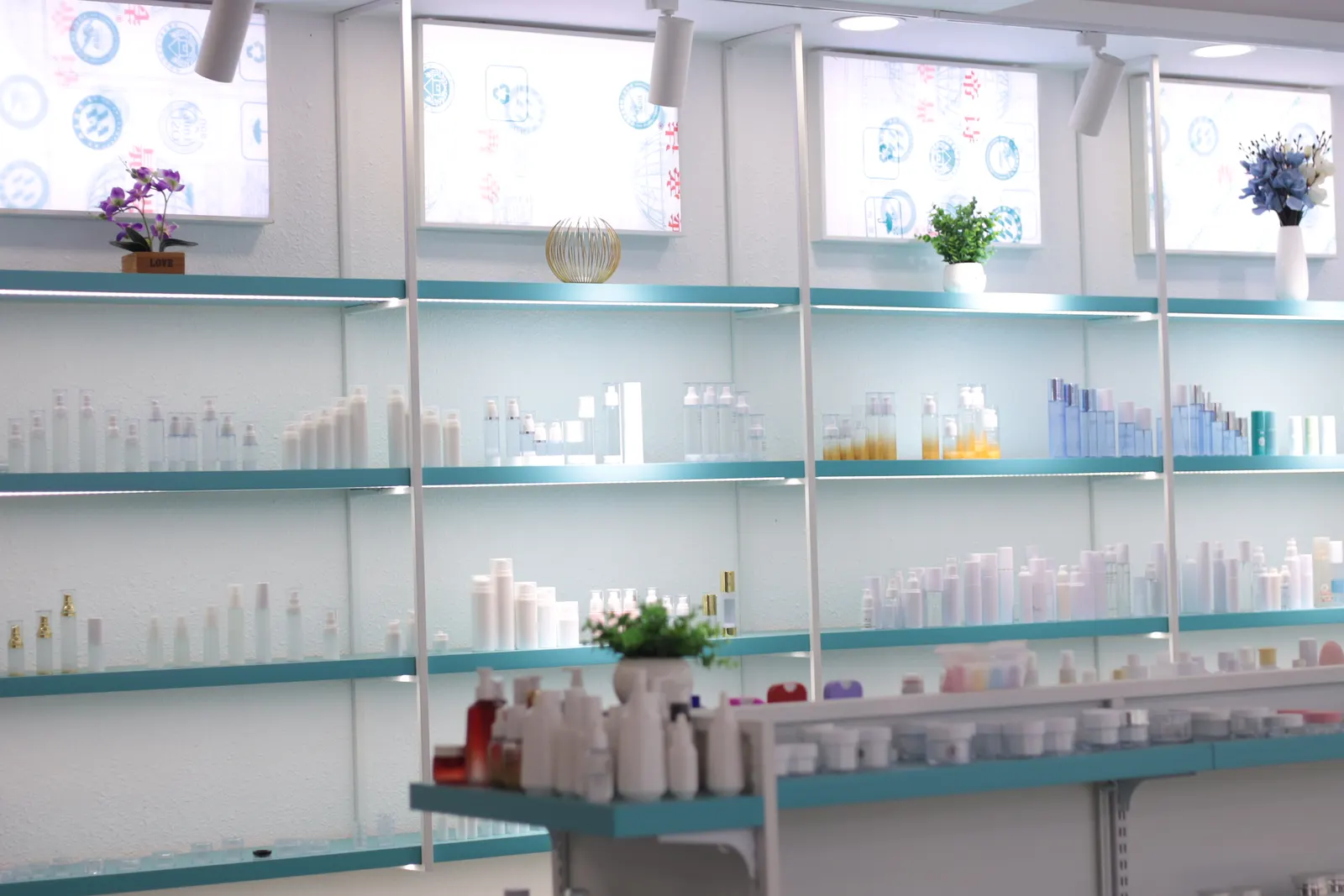 Packaging formats displayed in the WDPACK showroom